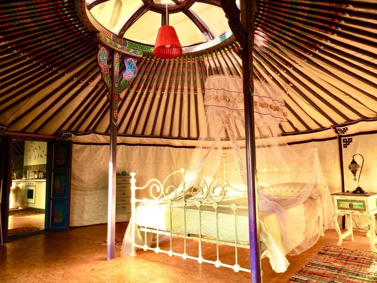 Exclusive Nirvana Yurts Glamping Като Дрис Екстериор снимка